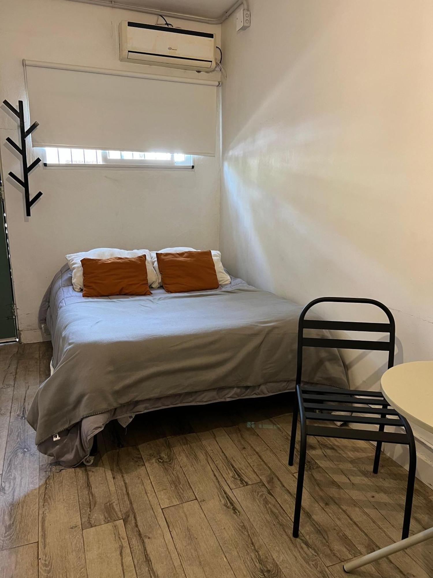Monoambiente En Zona Residencial Apartment Mendoza Ruang foto